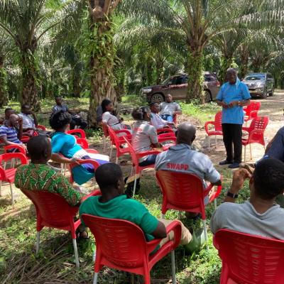 CEO interacts with heads of district departments